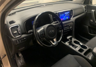 Подержанный автомобиль Kia Sportage 2017 года (14 фото)