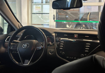 Подержанный автомобиль Toyota Camry Sedan 2019 года (9 фото)