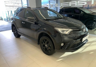 Подержанный автомобиль Toyota RAV4 2019 года (3 фото)