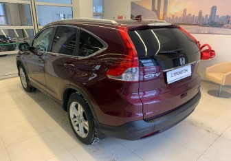 Подержанный автомобиль Honda CR-V 2014 года (6 фото)