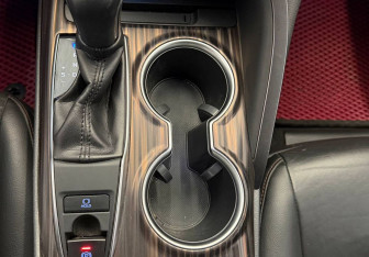 Подержанный автомобиль Toyota Camry Sedan 2018 года (21 фото)