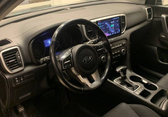 Подержанный автомобиль Kia Sportage 2019 года (12 фото)