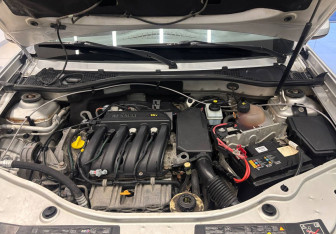 Подержанный автомобиль Renault Duster 2012 года (7 фото)