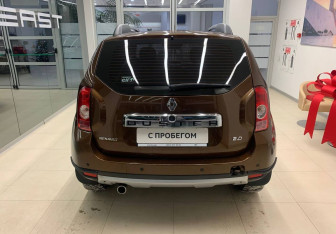 Подержанный автомобиль Renault Duster 2012 года (5 фото)
