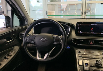 Подержанный автомобиль Hyundai Santa Fe 2021 года (8 фото)