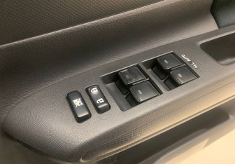 Подержанный автомобиль Toyota Wish Minivan 2015 года (17 фото)