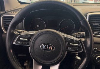 Подержанный автомобиль Kia Sportage 2018 года (8 фото)