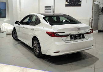 Новый Toyota Camry Sedan 2025 (7 фото)