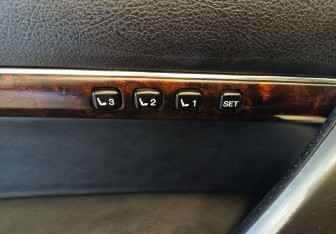 Подержанный автомобиль Toyota Land Cruiser Suv 2012 года (24 фото)