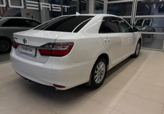 Подержанный автомобиль Toyota Camry Sedan 2017 года (4 фото)