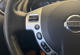 Подержанный автомобиль Nissan Qashqai 2011 года (16 фото)