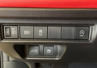 Подержанный автомобиль Toyota Camry Sedan 2024 года (16 фото)