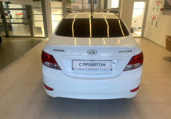 Подержанный автомобиль Hyundai Solaris Sedan 2013 года (5 фото)