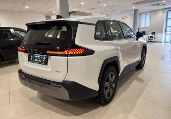 Новый Toyota RAV4 2025 (4 фото)