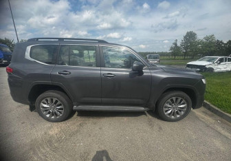 Новый Toyota Land Cruiser Suv 2025 (2 фото)