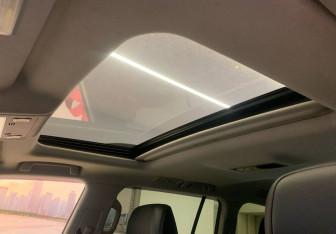 Подержанный автомобиль Toyota Land Cruiser Suv 2015 года (29 фото)