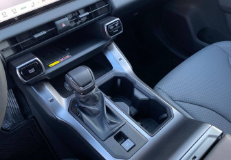 Новый Toyota RAV4 2025 (27 фото)