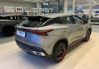 Подержанный автомобиль Omoda C5 2023 года (4 фото)