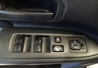 Подержанный автомобиль Mitsubishi Outlander 2013 года (19 фото)