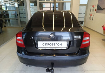 Подержанный автомобиль Skoda Octavia Liftback 2006 года (5 фото)