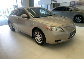 Подержанный автомобиль Toyota Camry Sedan 2007 года (3 фото)