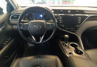 Подержанный автомобиль Toyota Camry Sedan 2019 года (8 фото)