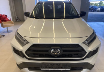 Подержанный автомобиль Toyota RAV4 2023 года (2 фото)