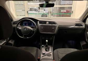 Подержанный автомобиль Volkswagen Tiguan 2017 года (12 фото)