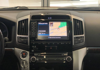Подержанный автомобиль Toyota Land Cruiser Suv 2014 года (12 фото)