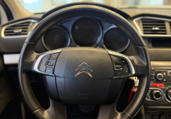 Подержанный автомобиль Citroen C4 Sedan 2014 года (9 фото)