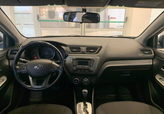 Подержанный автомобиль Kia Rio Sedan 2014 года (12 фото)