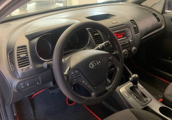 Подержанный автомобиль Kia Cerato Sedan 2015 года (13 фото)