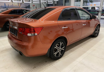 Подержанный автомобиль Kia Cerato Sedan 2011 года (4 фото)