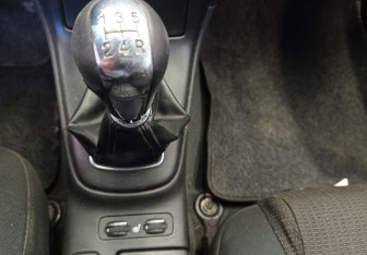 Подержанный автомобиль Toyota Avensis Wagon 2006 года (17 фото)