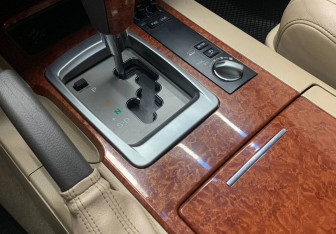 Подержанный автомобиль Toyota Land Cruiser Suv 2013 года (17 фото)