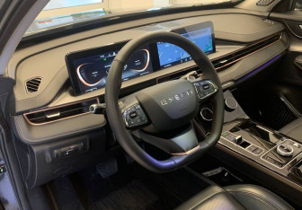 Подержанный автомобиль Exeed LX 2023 года (14 фото)