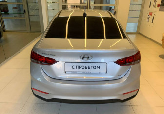 Подержанный автомобиль Hyundai Solaris Sedan 2017 года (5 фото)