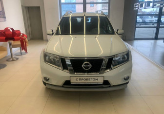 Подержанный автомобиль Nissan Terrano 2017 года (2 фото)