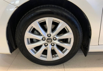 Подержанный автомобиль Toyota Camry Sedan 2019 года (17 фото)