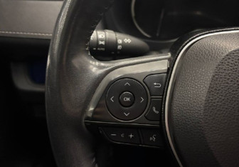 Подержанный автомобиль Toyota RAV4 2021 года (18 фото)