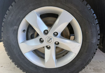 Подержанный автомобиль Nissan Qashqai 2011 года (15 фото)