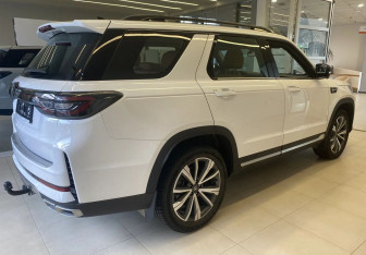 Подержанный автомобиль Changan CS95 2023 года (4 фото)
