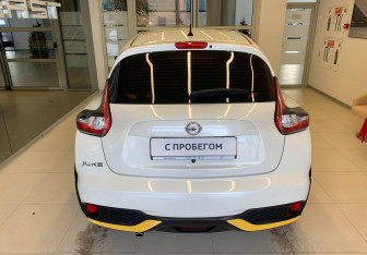 Подержанный автомобиль Nissan Juke 2017 года (5 фото)