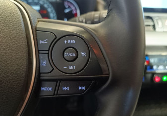 Подержанный автомобиль Toyota RAV4 2022 года (19 фото)