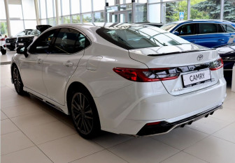 Новый Toyota Camry Sedan 2025 (5 фото)
