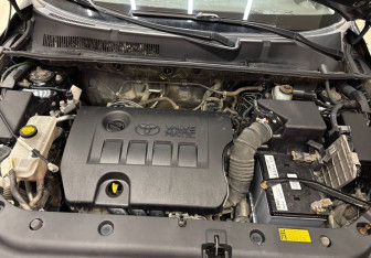 Подержанный автомобиль Toyota RAV4 2011 года (7 фото)