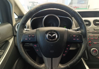 Подержанный автомобиль Mazda CX-7 2010 года (8 фото)