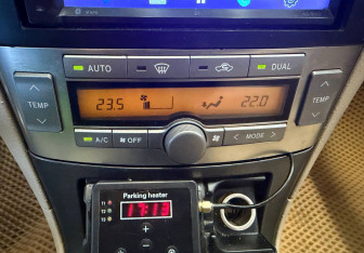 Подержанный автомобиль Toyota Avensis Liftback 2003 года (21 фото)