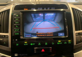 Подержанный автомобиль Toyota Land Cruiser Suv 2014 года (16 фото)