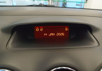 Подержанный автомобиль Peugeot 308 Hatchback 2011 года (18 фото)